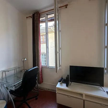 Chez Monique - T2 Au Coeur Du Centre Historique - Proche Mairie Et Cardeurs *